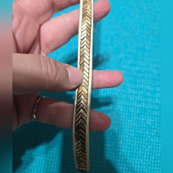 Stella & Dot Gilded Path Double Wrap White Leather & Gold Arrow Bracelet - Picture 7 of 8